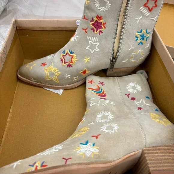 NIBFree People Bowers Embroidered Western Pointed Toe Boot in Stone EU 39